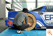 写真：タイヤの取り付け確認