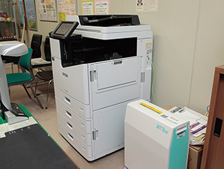 2017年7月からLX-10000Fを教育長室に試験導入し機器検証を実施