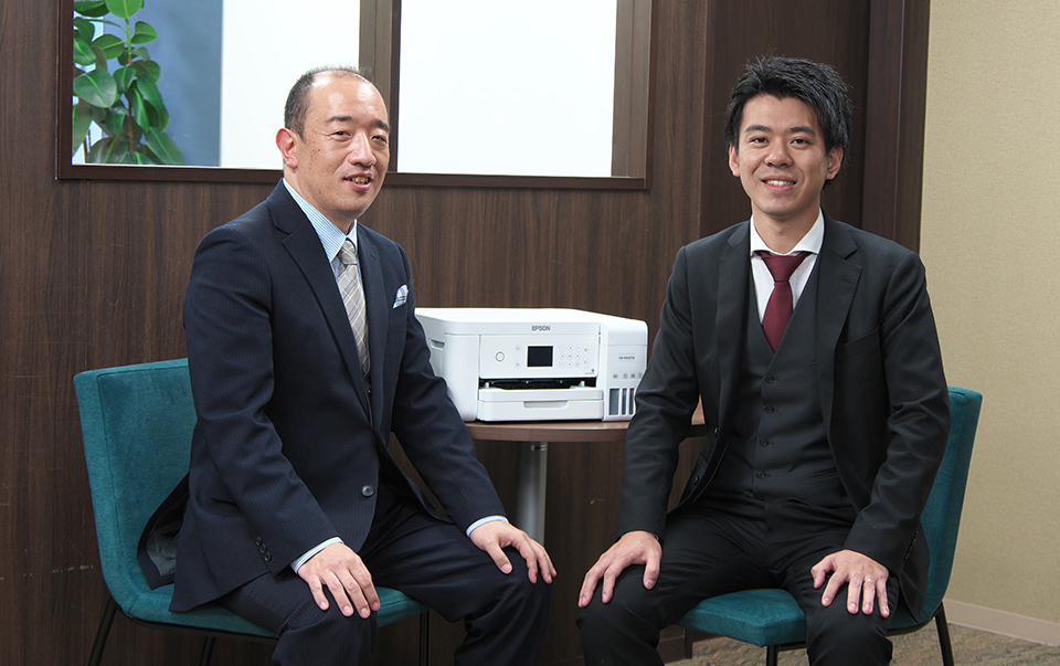 エリオ副代表 斉藤隆之さん（写真・左）／エリオ恵比寿校室長 前川真慶さん（写真・右）
