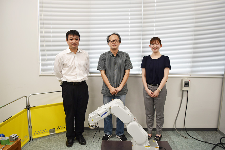 未来のエンジニアを応援！「ロボット設計者による出前授業」