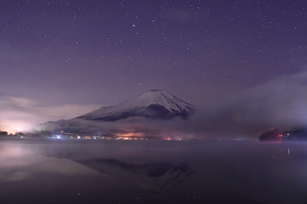 夜の富士山