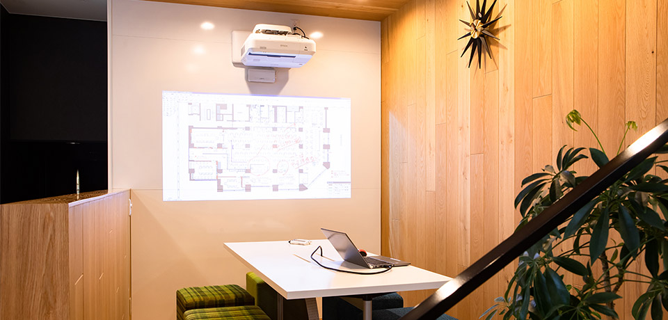 ミーティングスペースへの設置例