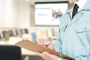 充実のレーザー光源使用時間と保証期間