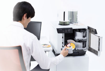 CD/DVD/Blu-ray Disc™を最大100枚一括作成可能