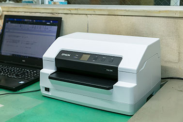 PLQ-50S コンパクトで給紙のしやすさを追求した単票紙専用プリンター