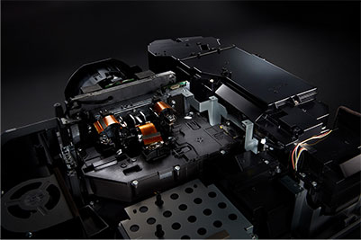 スマートなインストールを可能にする前面排気