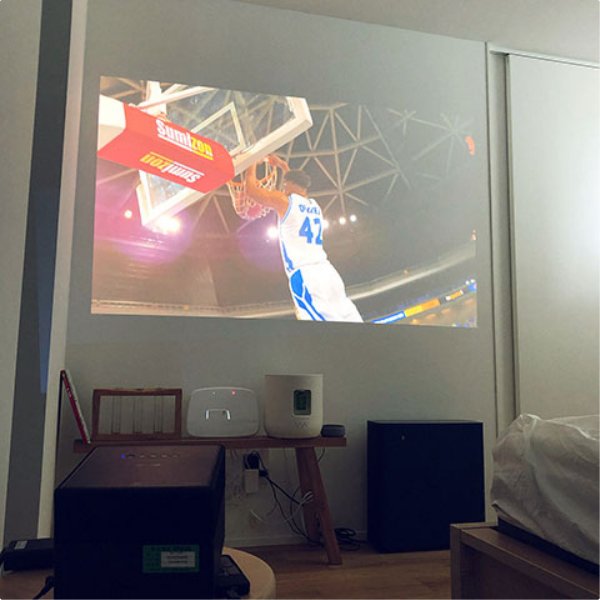 バスケの試合の投写イメージ