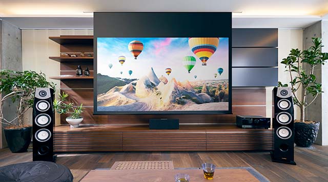 憧れのホームシアターを実現｜家庭用プロジェクターのある生活