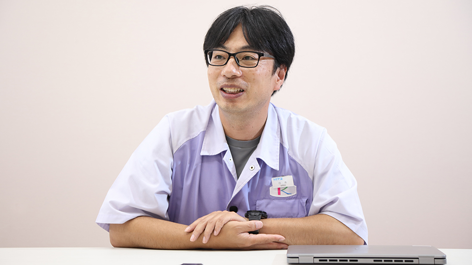 茅野工場の環境施策の責任者を務める白井さん