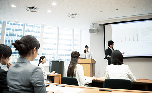 中会議室におすすめのスクリーン